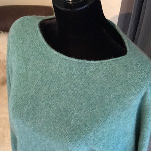 ✨Vince Cashmere Sweater✨